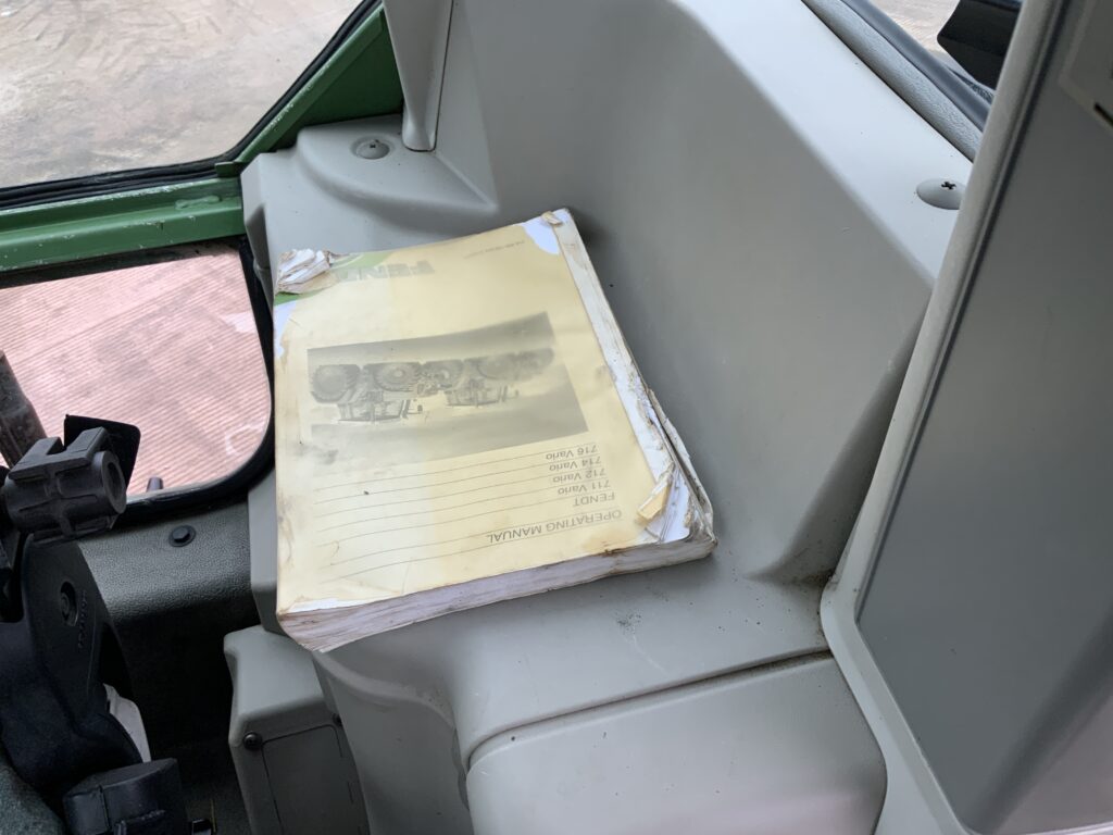 Fendt 716 Tractor (ST25458)