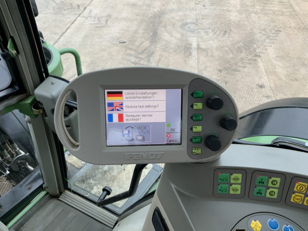 Fendt 716 Tractor (ST25458)