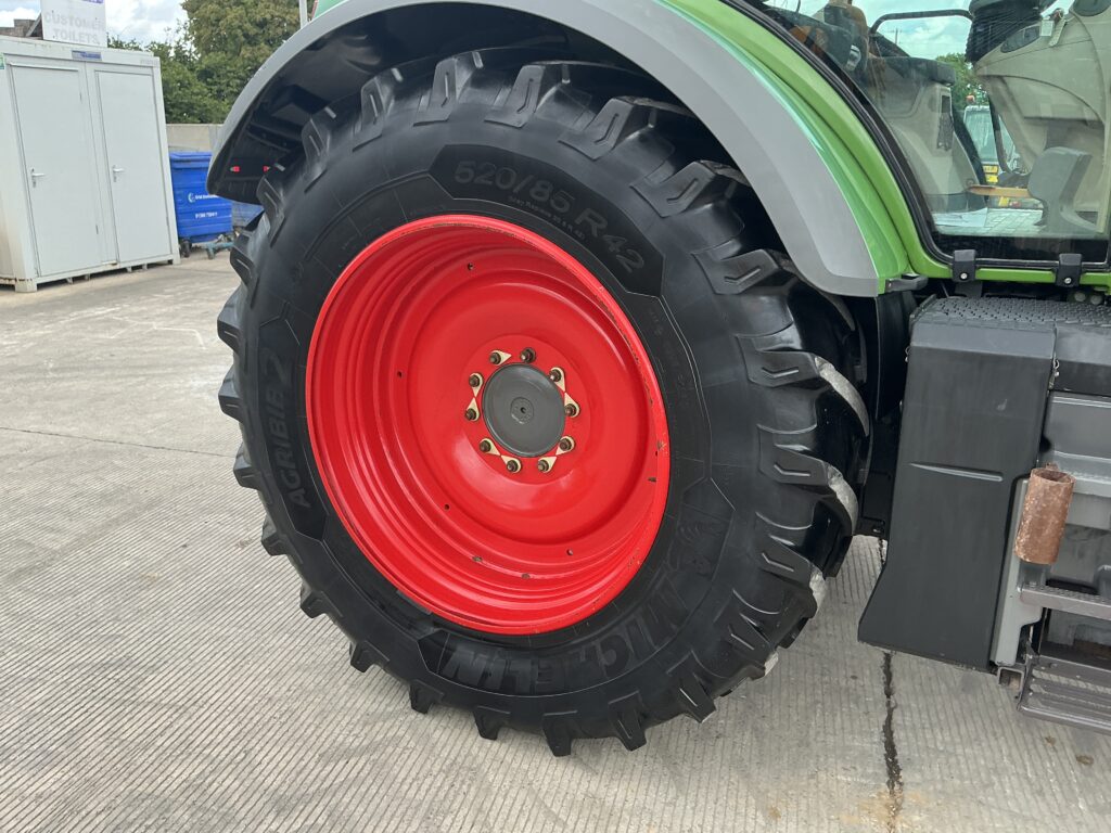 Fendt 724 Power Plus Tractor (ST23425)