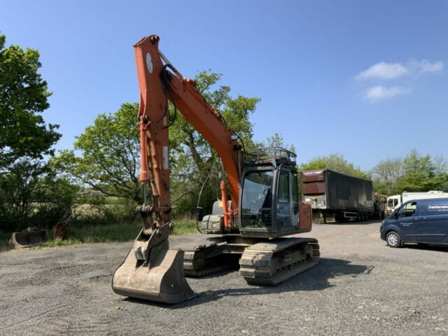 hitachi-zaxis-130lcn-3-digger-st22593-auto-draft-img-9313-1280x960