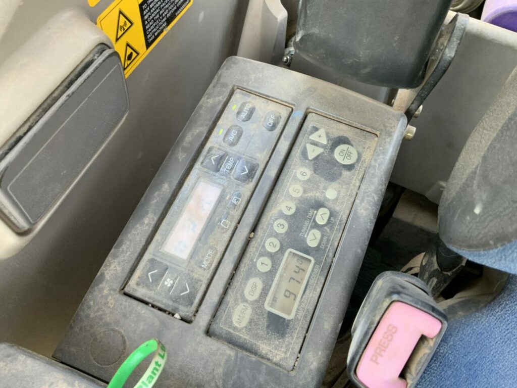 Hitachi Zaxis 130LCN-3 Digger (ST22593)