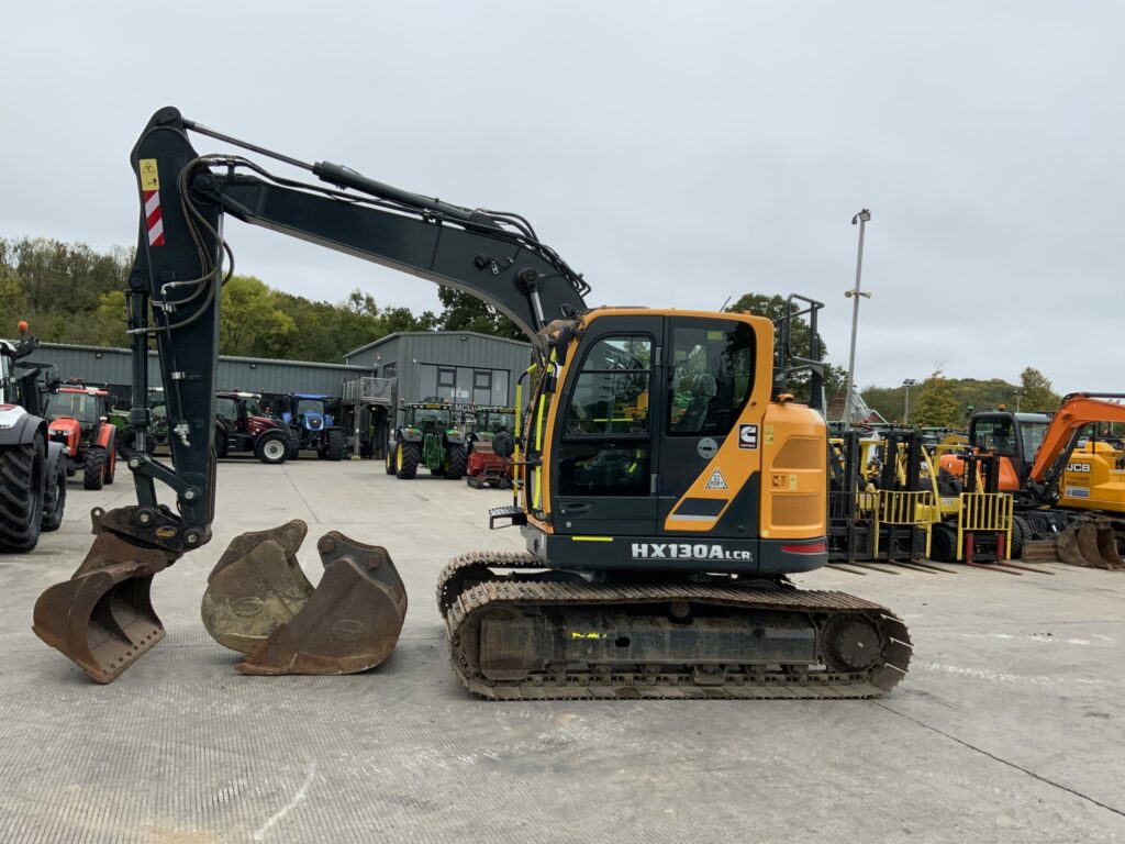 Hyundai HX130A lCR Digger (ST24831)