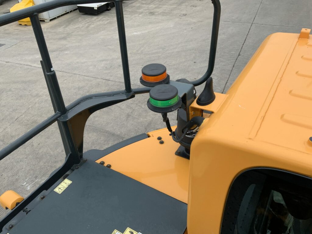 Hyundai HX130A lCR Digger (ST24831)