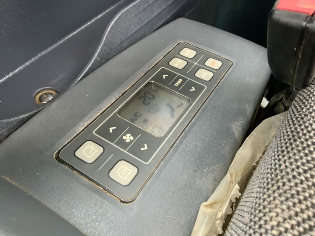 Hyundai HX130A lCR Digger (ST24831)