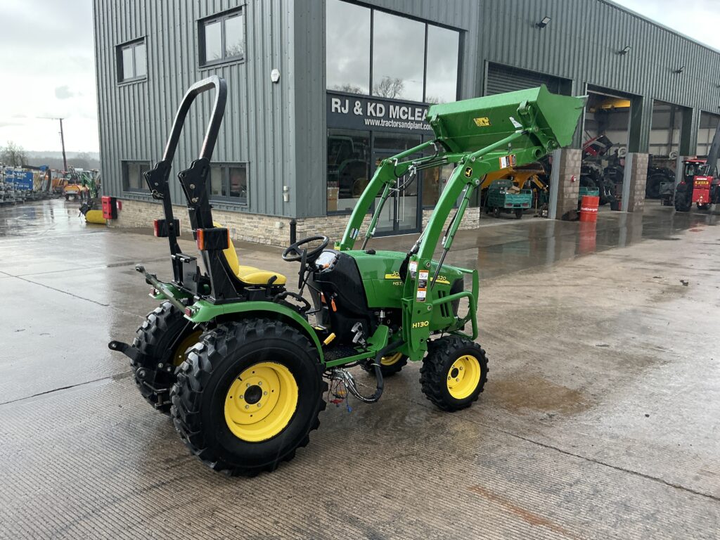 John Deere 2520 Compact Tractor (ST25690)