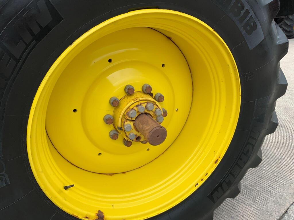 John Deere 6215R Tractor (ST23802)