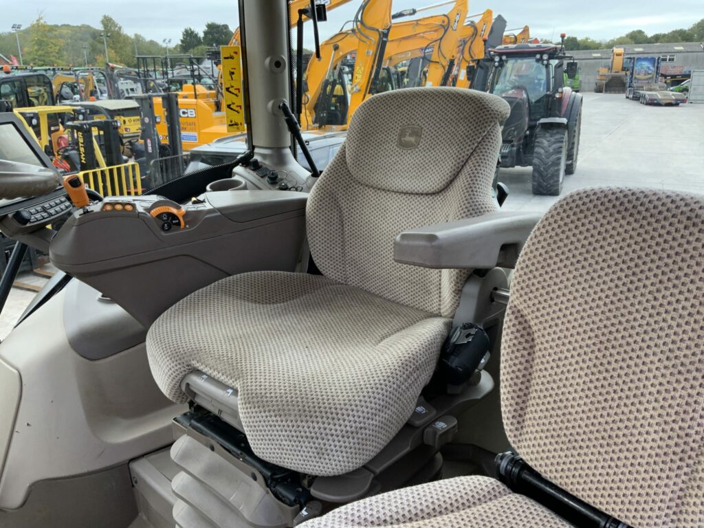 John Deere 6215R Tractor (ST24428)