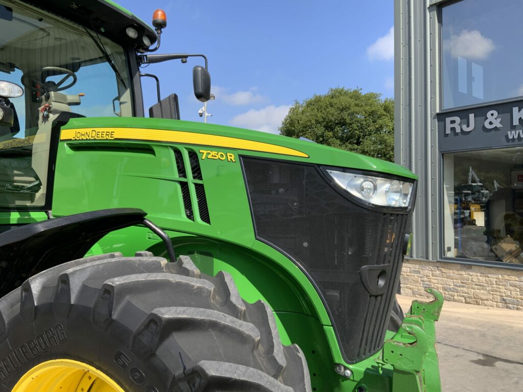 John Deere 7250R Tractor (ST23494)