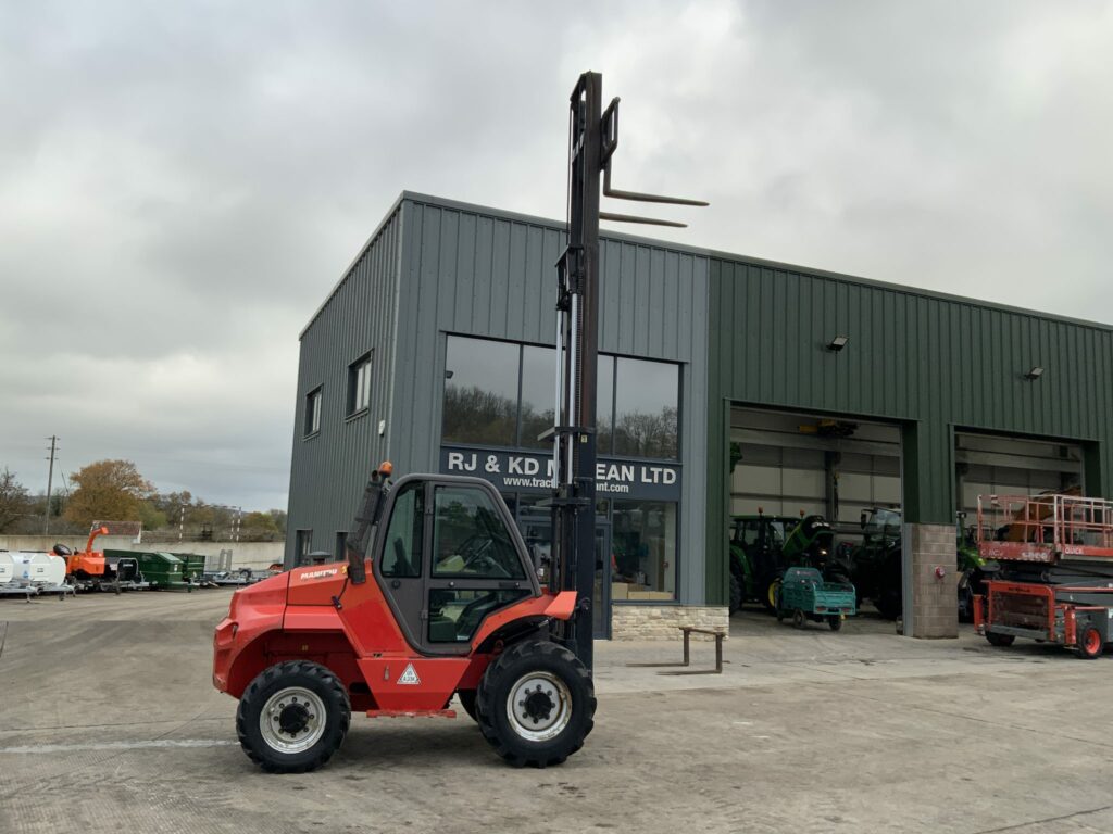 Manitou M30-4 Rough Terrain Fork Lift (ST24958)