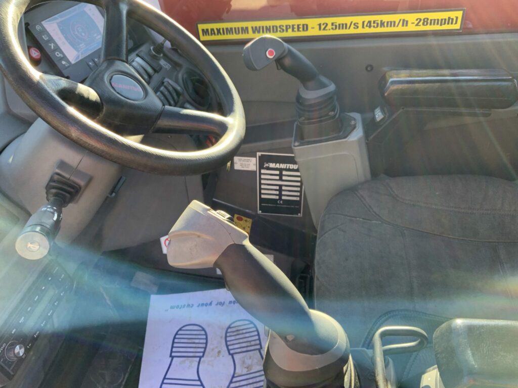 Manitou MRT 2550+ Privilege Roto Telehandler (ST25109)