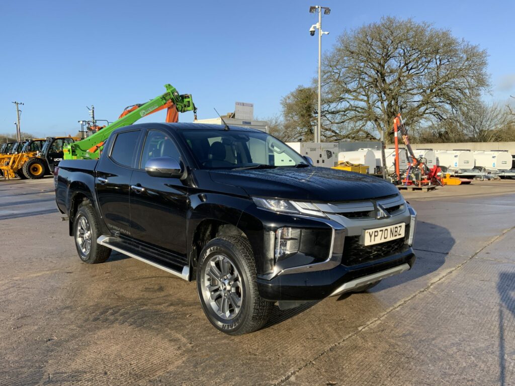 Mitsubishi L200 2.2 DI-D DC Barbarian Auto 4WD Euro 6 (s/s) 4dr (ST25328)