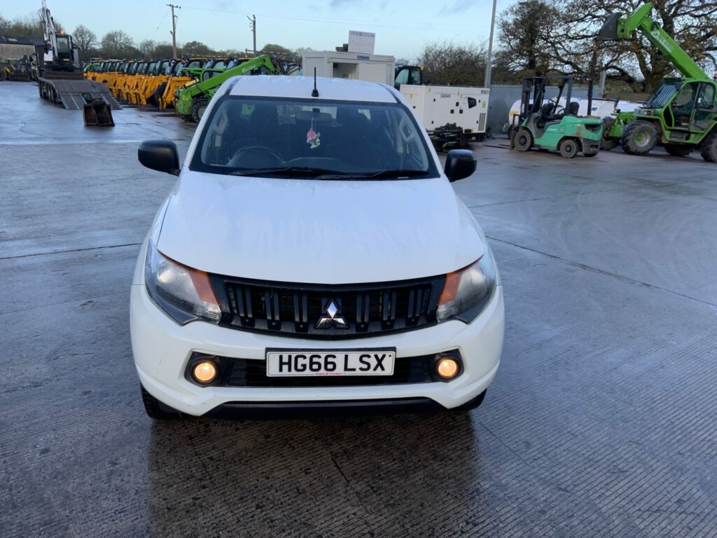 Mitsubishi L200 2.4 DI-D DC 4Life 4WD Euro 5 (s/s) 4dr