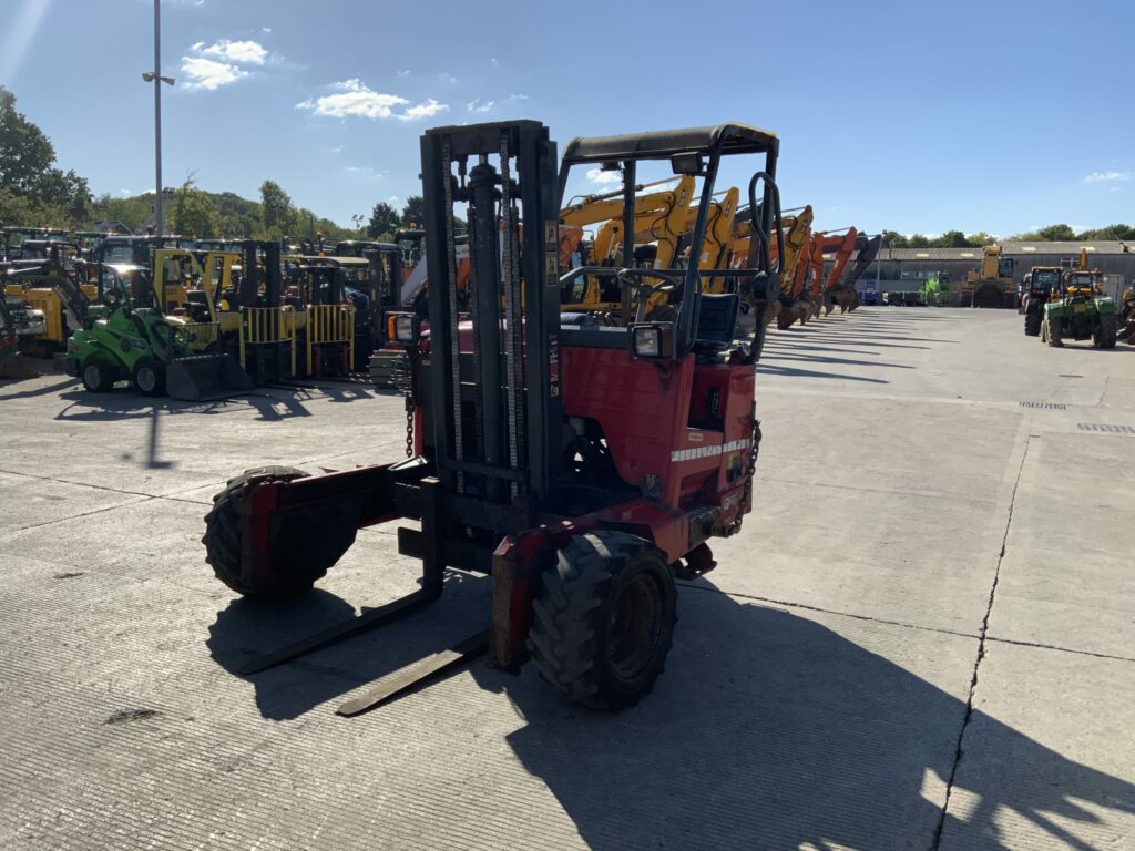 Moffett M8 25.3 Forklift (ST24021)