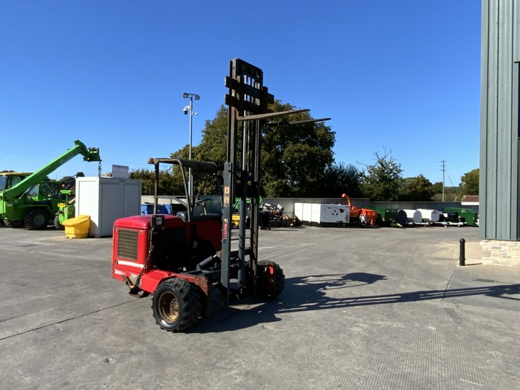 Moffett M8 25.3 Forklift (ST24021)
