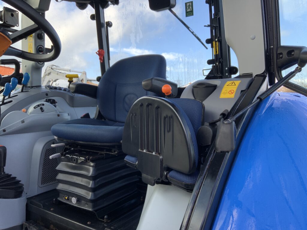 New Holland T5.105 Super Steer Tractor (ST25689)