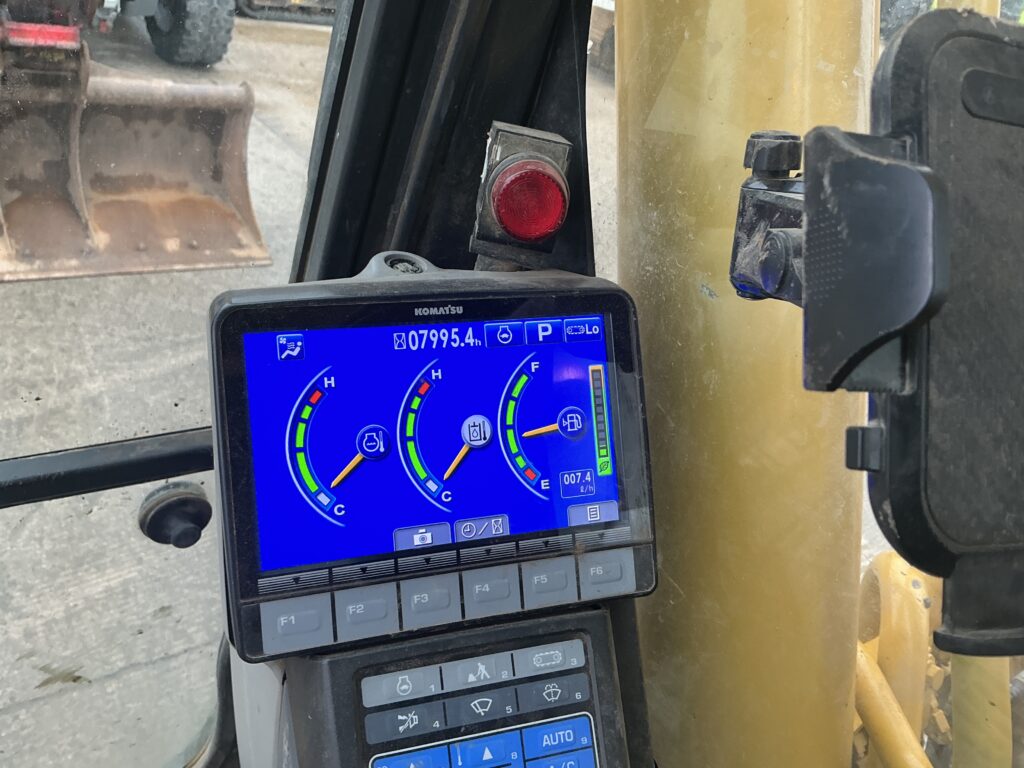 PC210 LC-10 Plus Digger