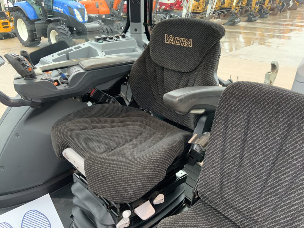 Valtra N174 Direct Unlimited Tractor (ST25339)