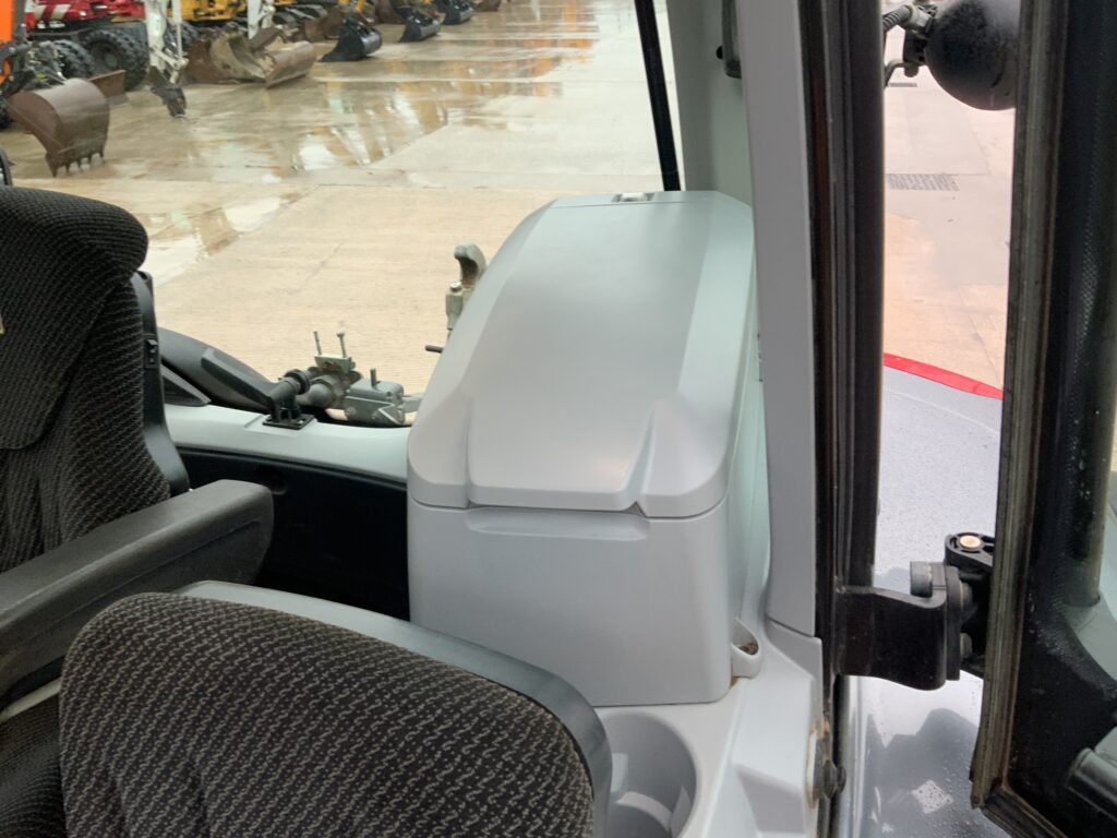 Valtra N174 Direct Unlimited Tractor (ST25339)