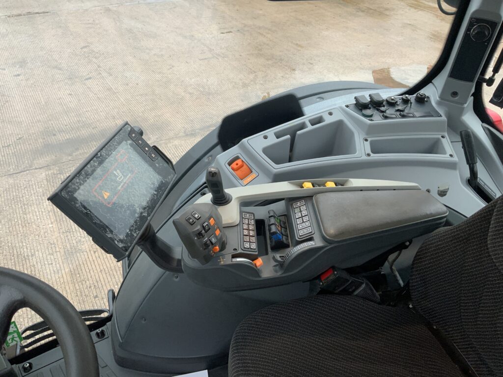 Valtra N174 Direct Unlimited Tractor (ST25339)