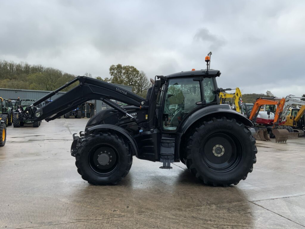 Valtra T174 Active Unlimited Tractor (ST25060)