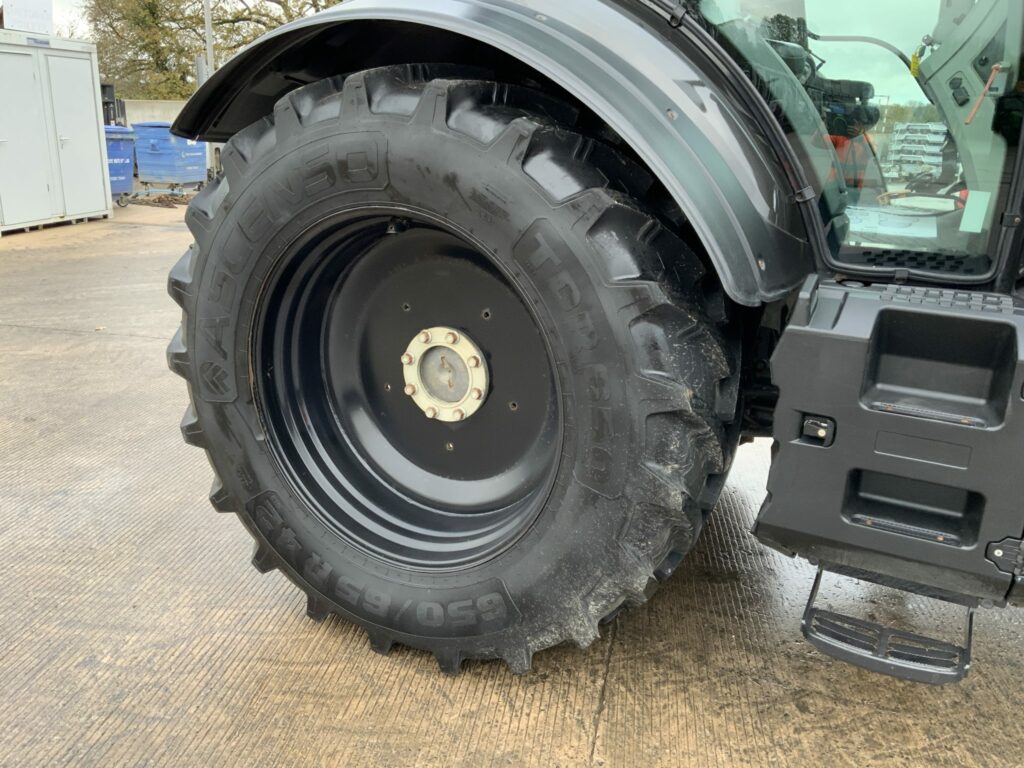 Valtra T174 Active Unlimited Tractor (ST25060)