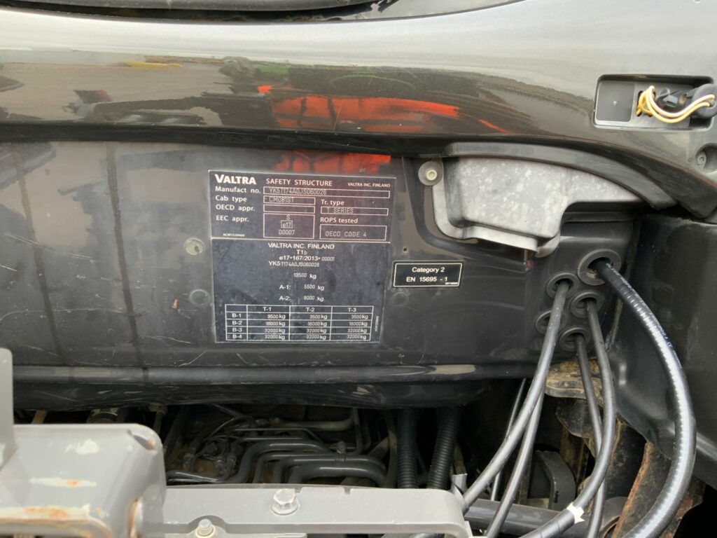 Valtra T174 Active Unlimited Tractor (ST25060)