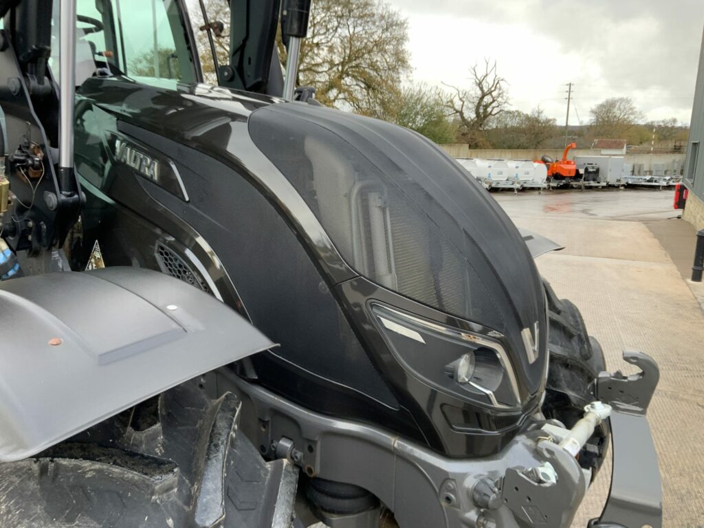 Valtra T174 Active Unlimited Tractor (ST25060)