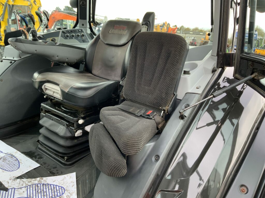 Valtra T174 Active Unlimited Tractor (ST25060)