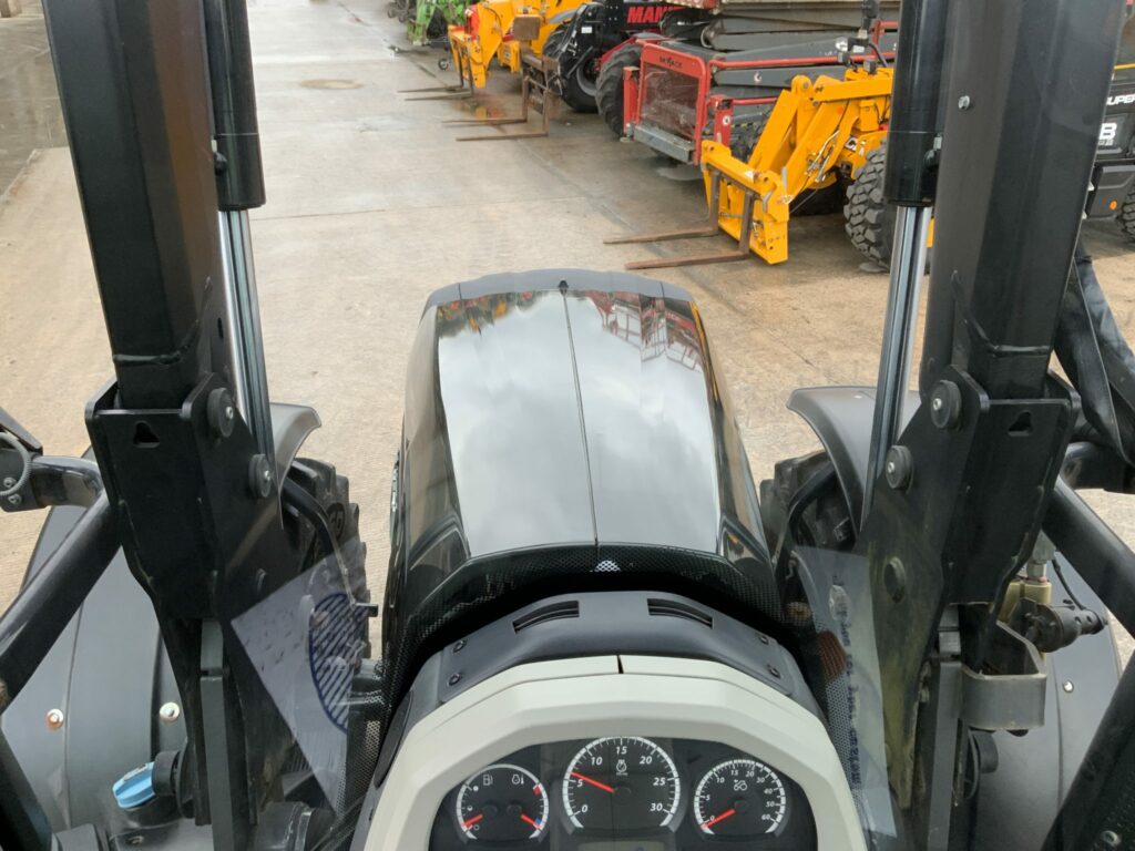 Valtra T174 Active Unlimited Tractor (ST25060)