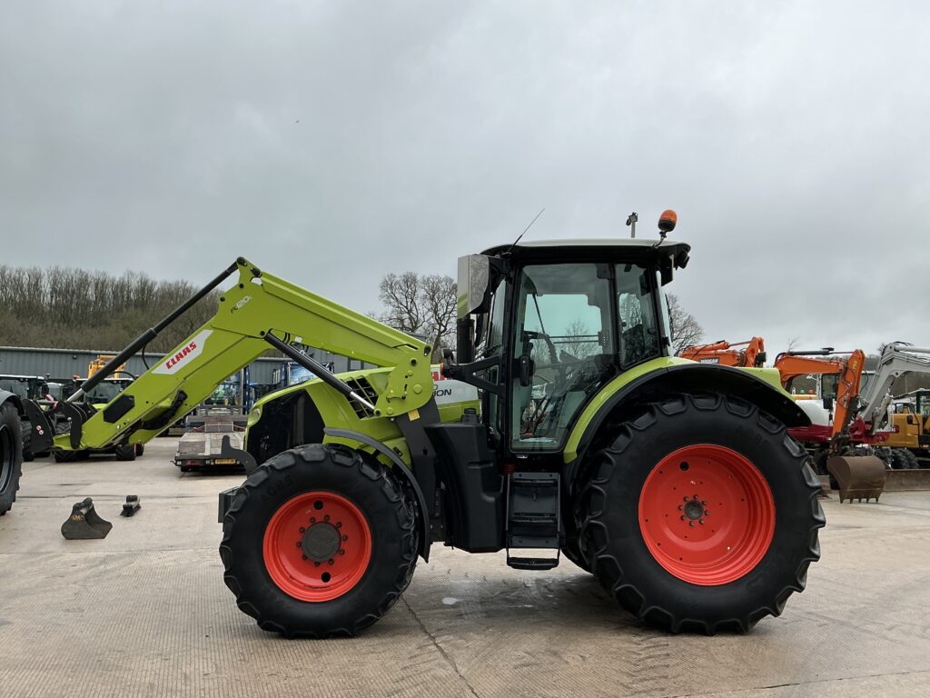 Claas 620 Arion Tractor (ST25431)