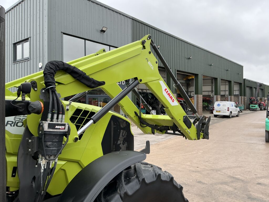 Claas 620 Arion Tractor (ST25431)