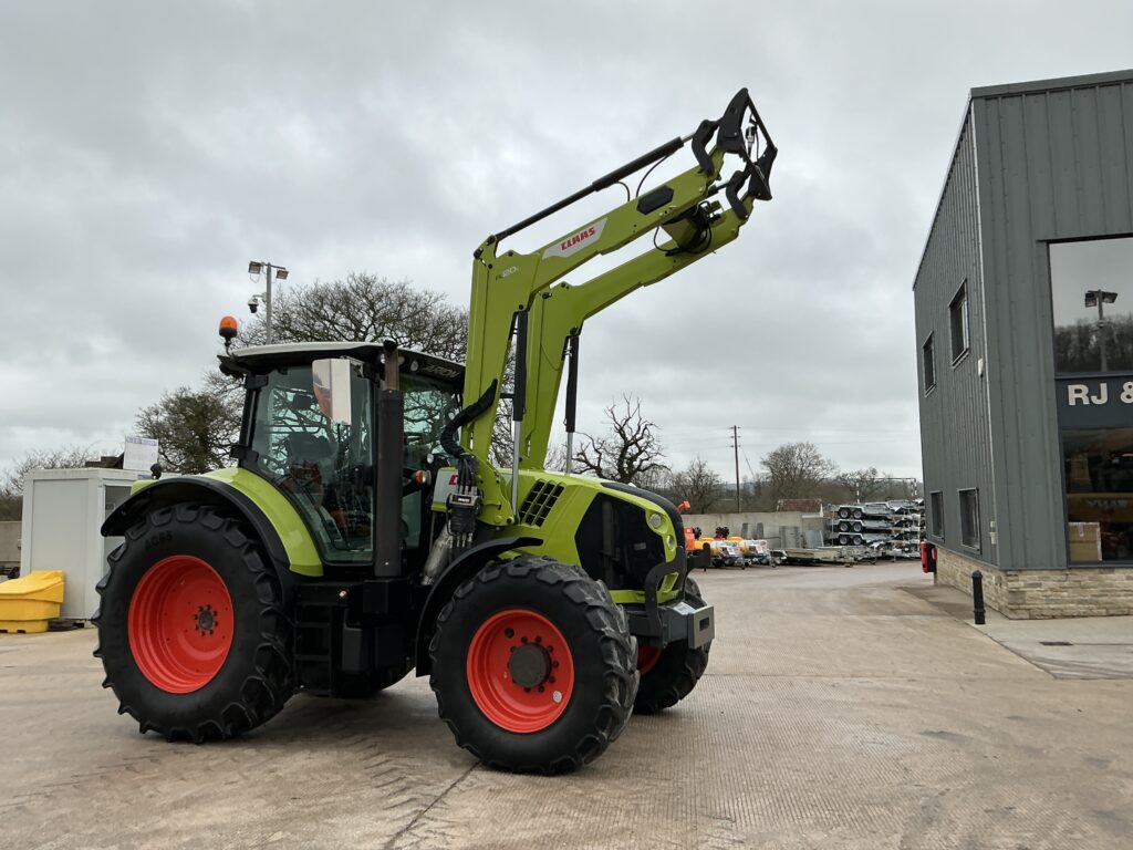 Claas 620 Arion Tractor (ST25431)
