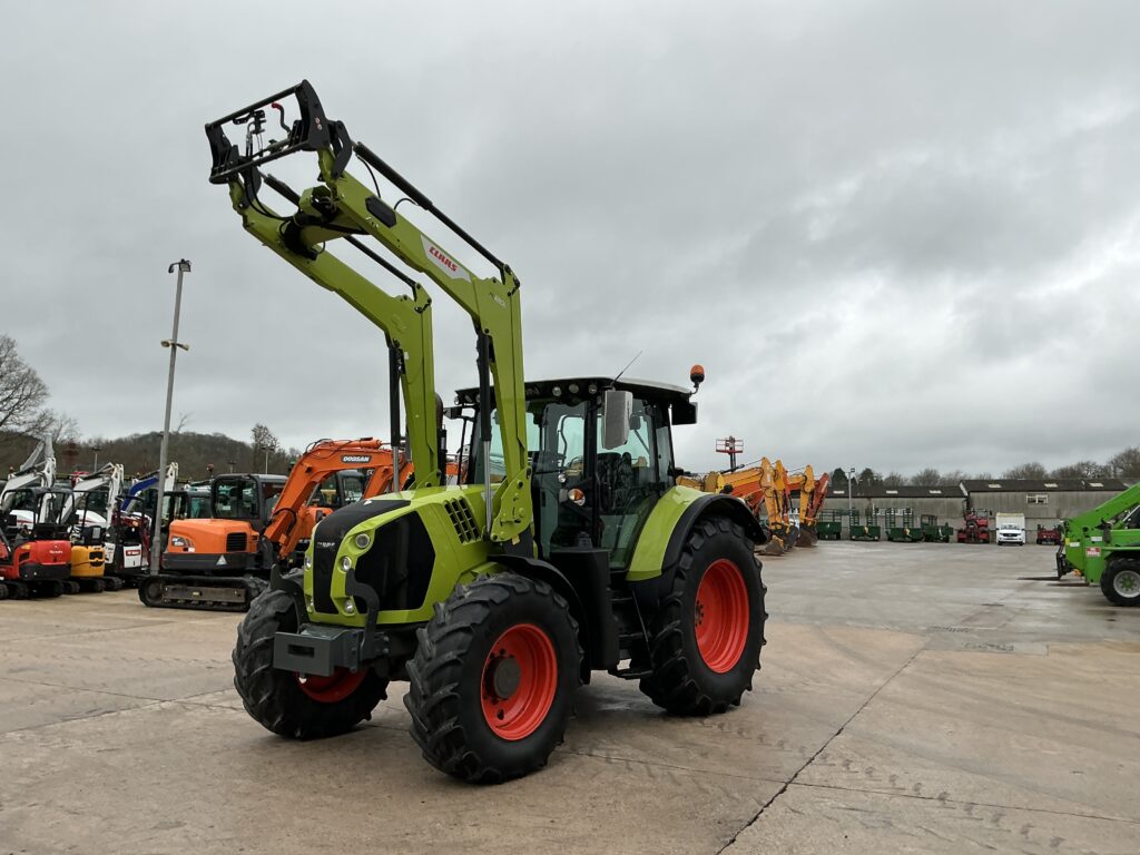 Claas 620 Arion Tractor (ST25431)