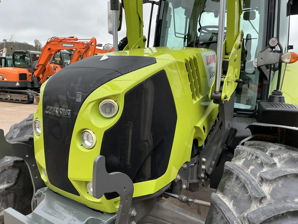 Claas 620 Arion Tractor (ST25431)