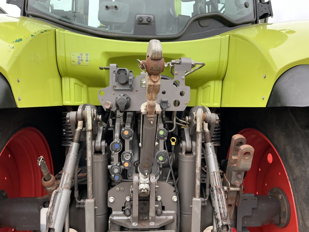 Claas 620 Arion Tractor (ST25431)