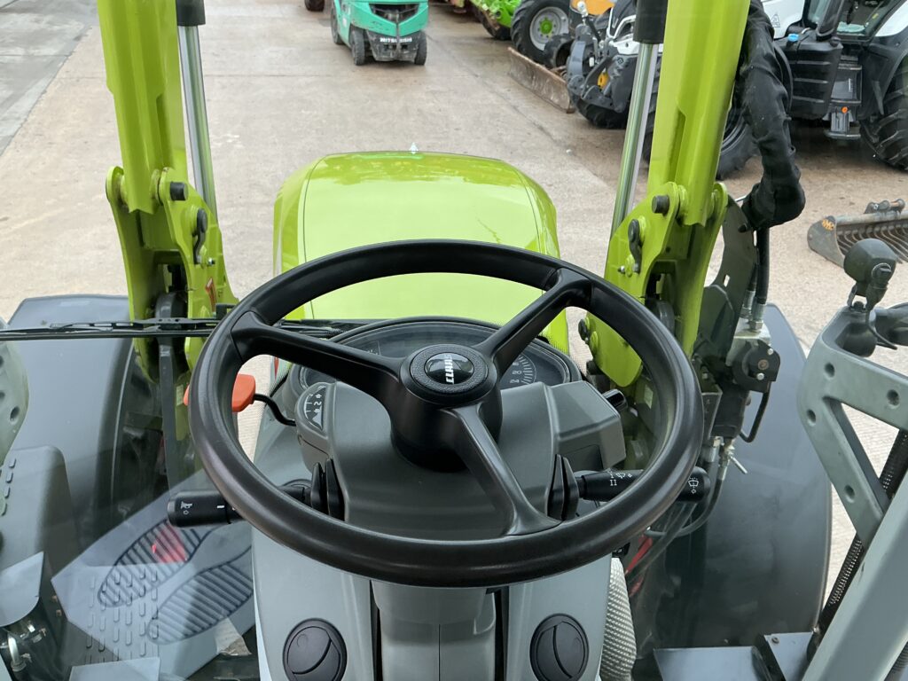 Claas 620 Arion Tractor (ST25431)