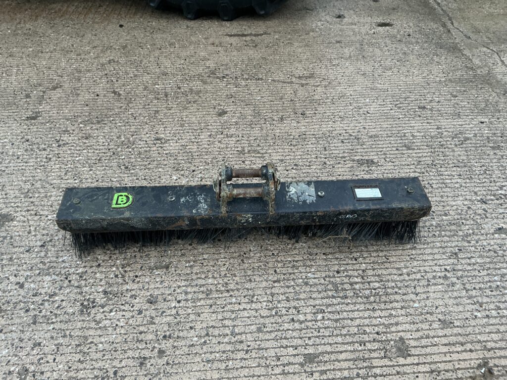 DigBits 4ft Brush Suites 1.6tonne Excavator