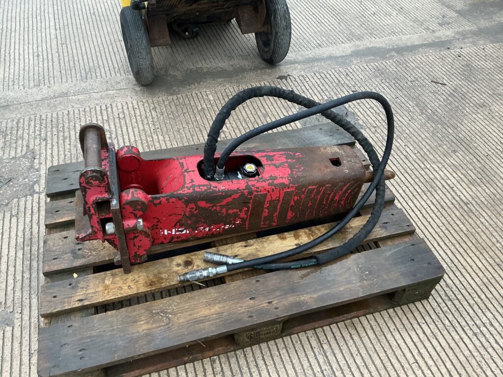 Takeuchi TK72S Breaker