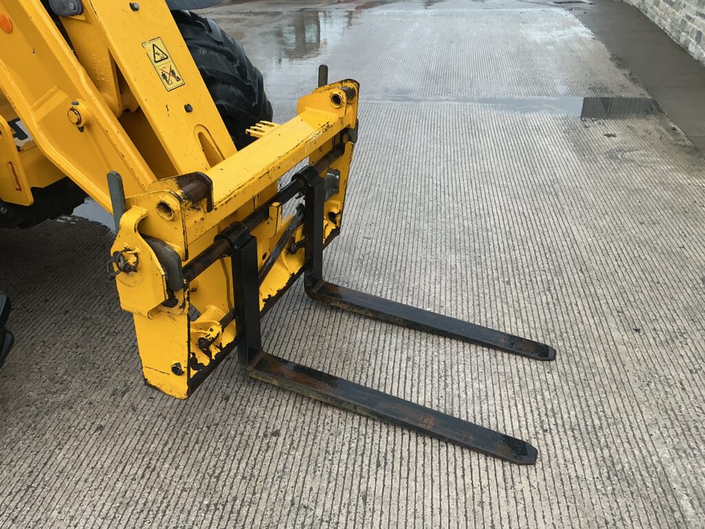 JCB 532-70 Agri Telehandler (ST25501)