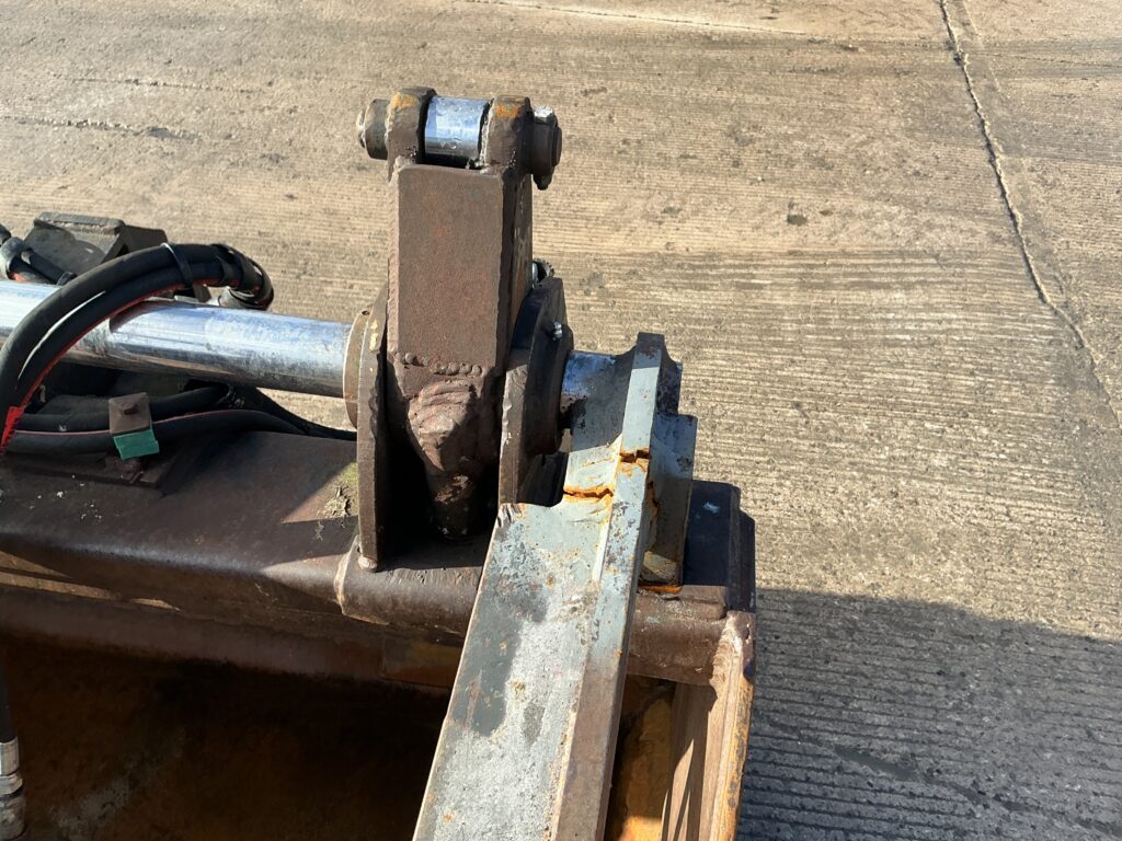 Cherry CB4 Bucket Grab