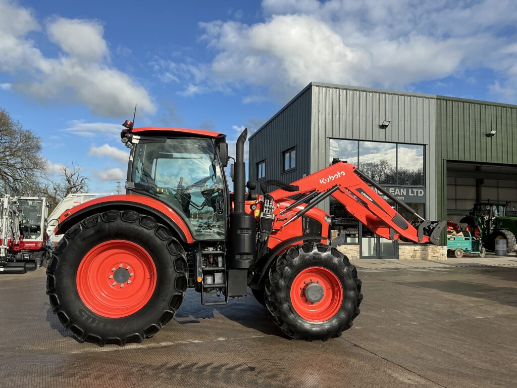 Kubota M7-133 Tractor (ST25633)