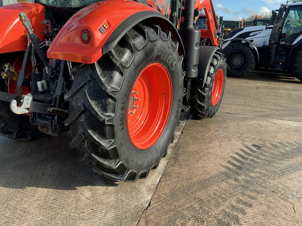 Kubota M7-133 Tractor (ST25633)