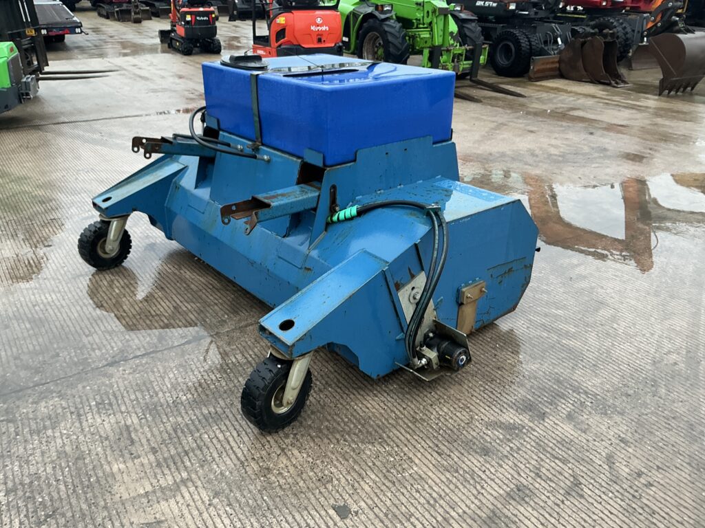 Conquip 7Ft Road Brush