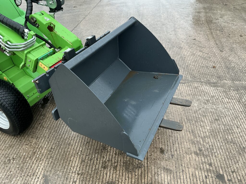 Avant 423 Compact Telescopic Telehandler (ST25735)