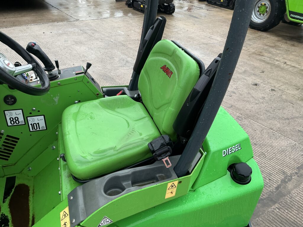 Avant 423 Compact Telescopic Telehandler (ST25735)