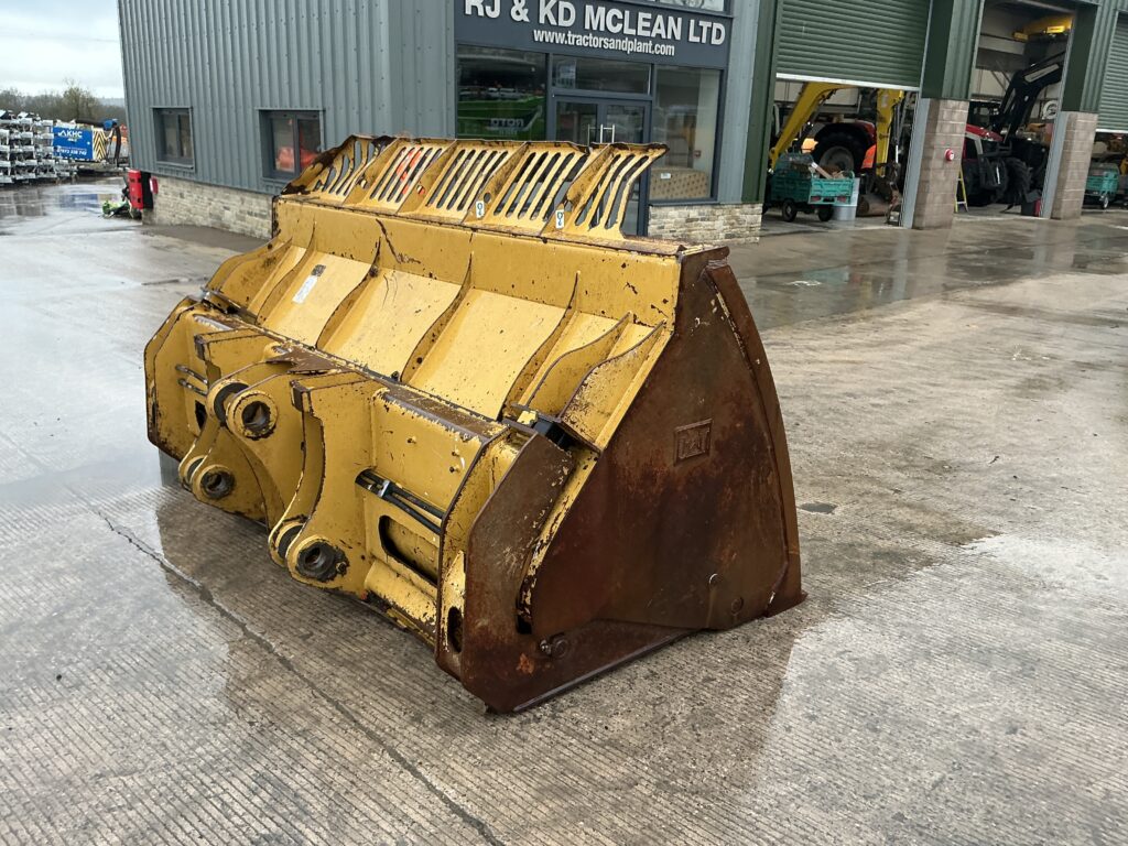 CAT 10Ft Heavy Duty Tip Toe Loading Shovel Bucket (ST25687)