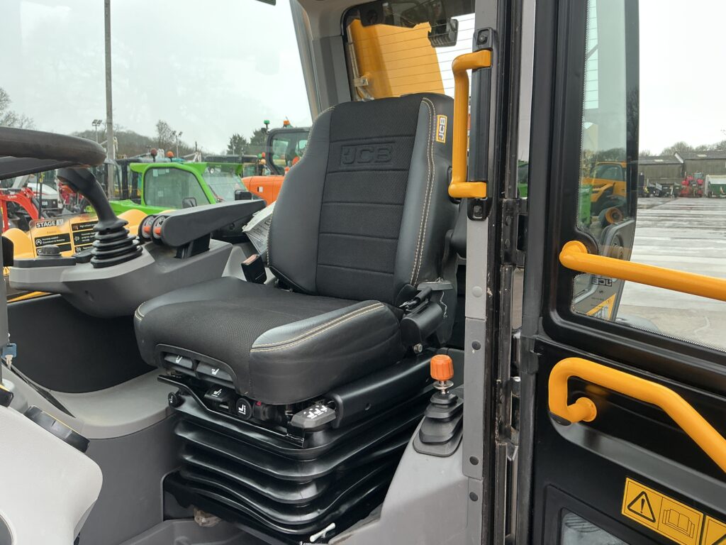 JCB 542-70 Agri Xtra Telehandler (ST25732)