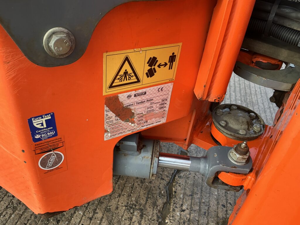 Hamm HD8 Roller (ST25788)