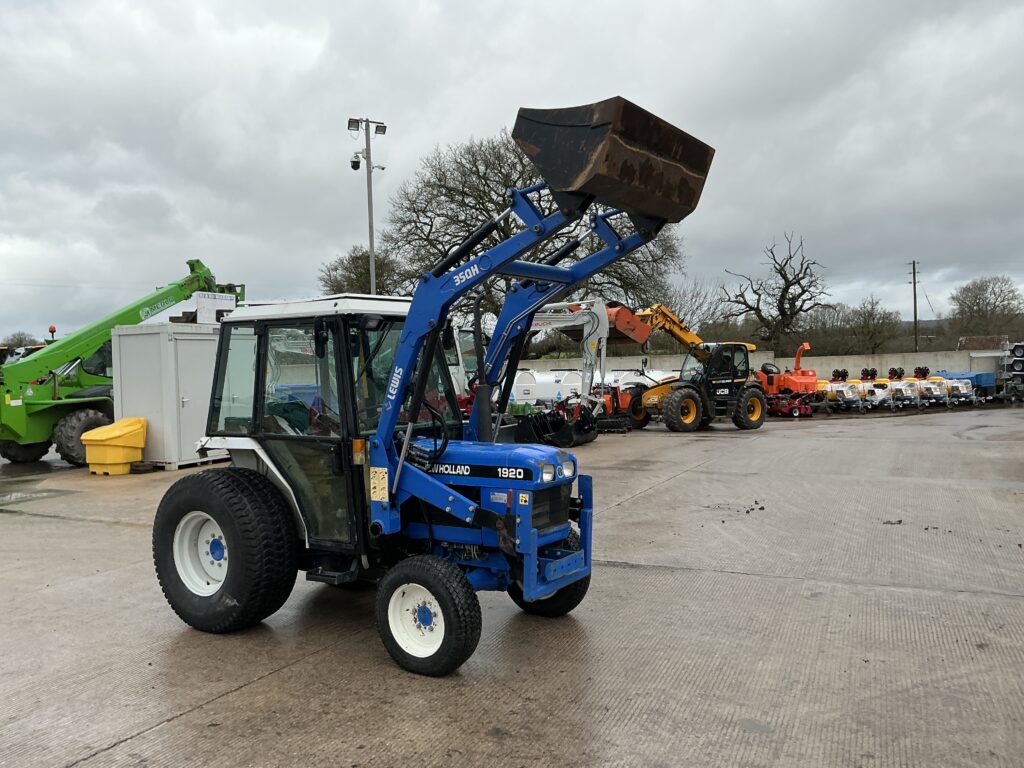 New Holland 1920 Compact tractor (ST25665)