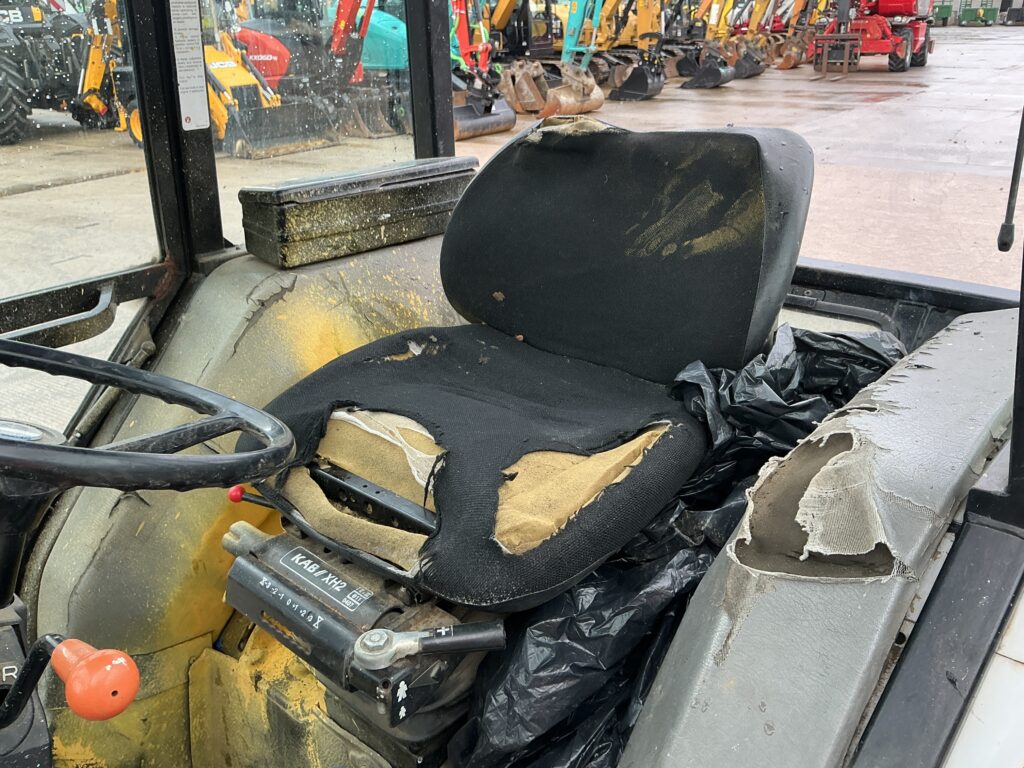 New Holland 1920 Compact tractor (ST25665)